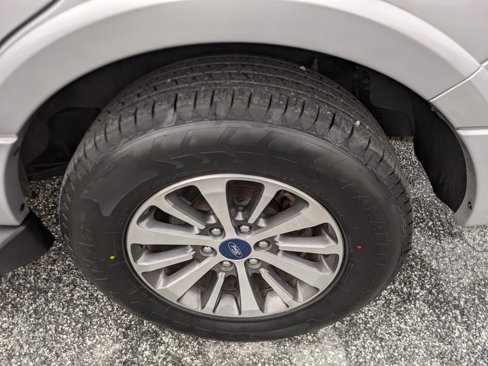 Used 2017 Ford Expedition XLT image 10