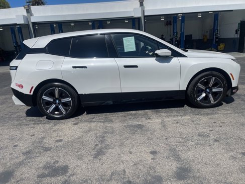 Used 2022 BMW iX xDrive50 w/ Sport Package image 11