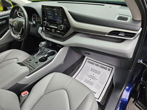 Used 2022 Toyota Highlander XLE image 27