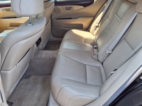 Used 2008 Lexus LS 460 image 7