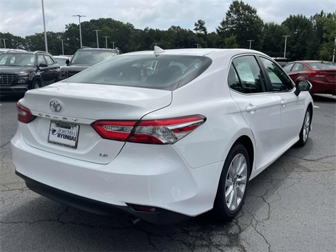 Used 2020 Toyota Camry LE image 6