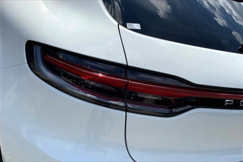 Certified 2021 Porsche Macan S image 19
