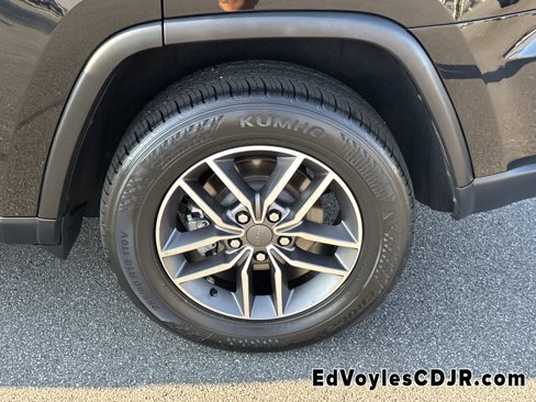 Used 2020 Jeep Grand Cherokee Laredo w/ Laredo X Package image 13
