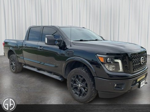 Used 2018 Nissan Titan SL w/ Midnight Edition image 3