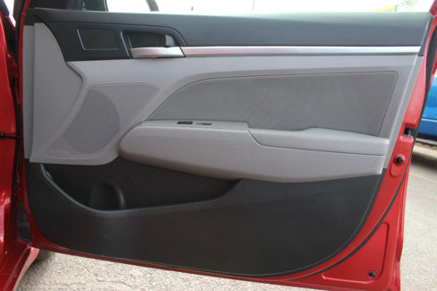 Used 2020 Hyundai Elantra SEL image 11