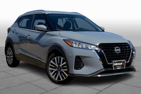 Used 2024 Nissan Kicks SV image 2