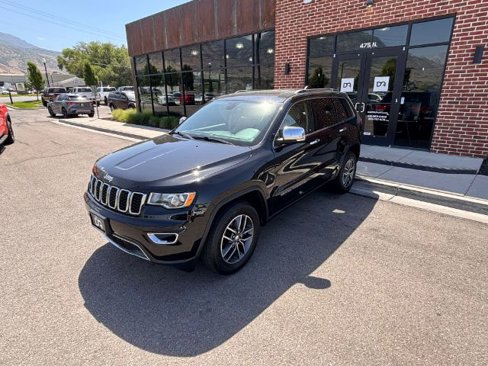 Used 2018 Jeep Grand Cherokee Limited image 10