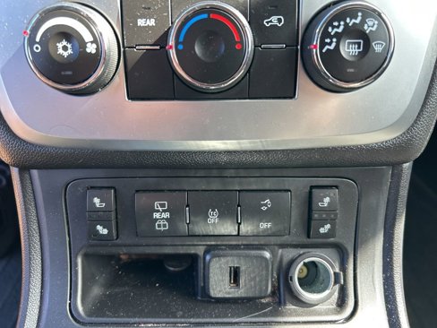 Used 2016 GMC Acadia SLE image 9