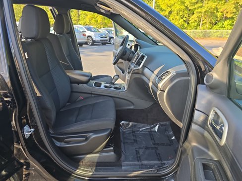 Used 2019 Jeep Grand Cherokee Laredo image 10