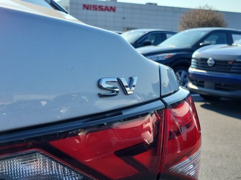 Used 2022 Nissan Sentra SV image 7