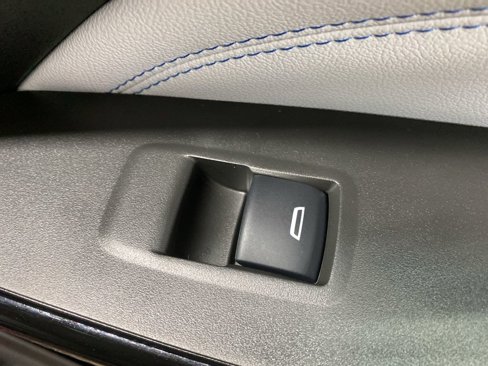 Used 2025 Chevrolet Trax LT w/ LT Convenience Package image 18
