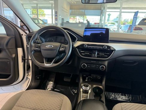 Used 2022 Ford Escape SE image 25
