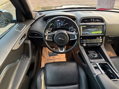Used 2020 Jaguar F-PACE S image 31