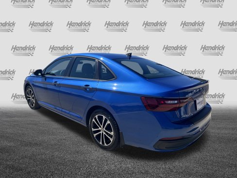 Used 2022 Volkswagen Jetta Sport image 8