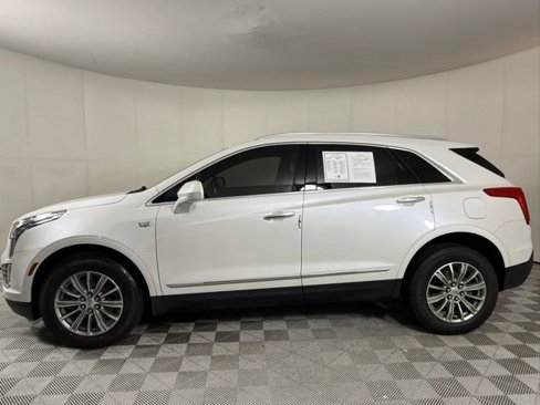 Used 2018 Cadillac XT5 Luxury w/ Driver Awareness Package image 4