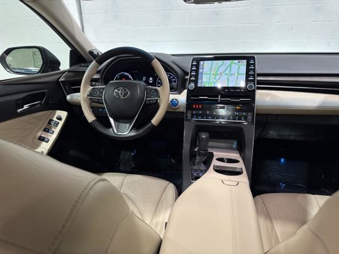 Used 2020 Toyota Avalon Limited image 61