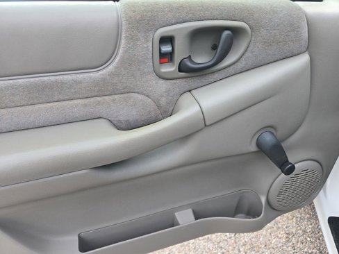 Used 2000 GMC Sonoma SLS w/ SLS Super Spec Pkg 3 image 5
