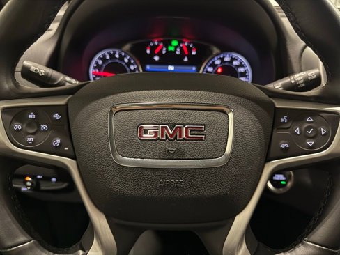 Used 2024 GMC Terrain SLT image 17