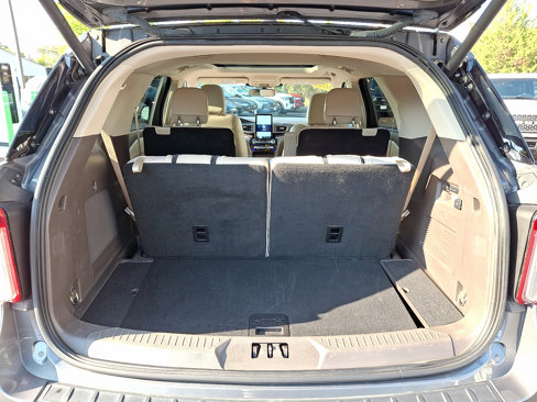Used 2021 Ford Explorer Platinum w/ Equipment Group 601A image 31