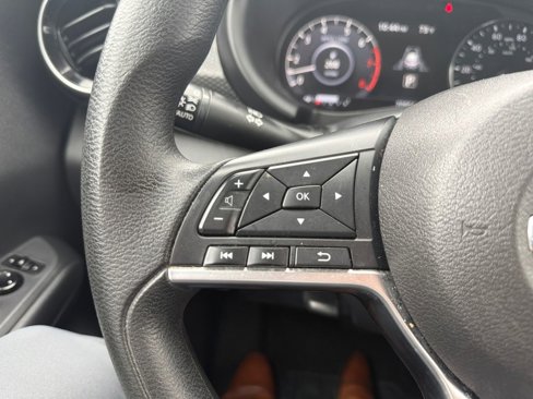 Used 2021 Nissan Kicks SV image 21