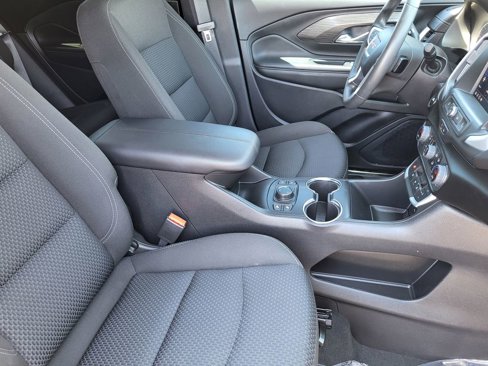 Used 2023 GMC Terrain SLE w/ Driver Convenience Package image 9