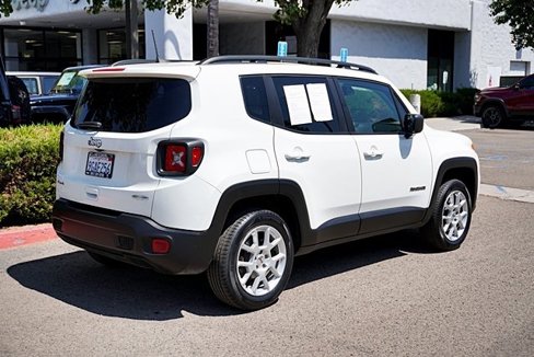 Certified 2022 Jeep Renegade Latitude image 8