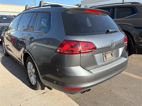 Used 2016 Volkswagen Golf SportWagen image 3