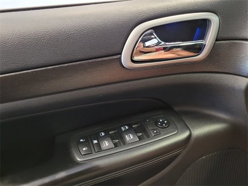 Used 2018 Jeep Grand Cherokee Laredo image 27