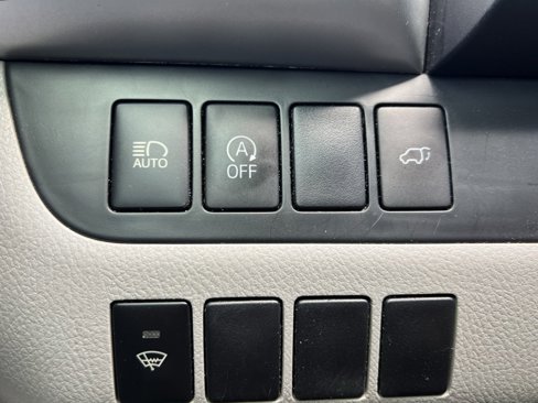 Used 2017 Toyota Highlander SE image 12