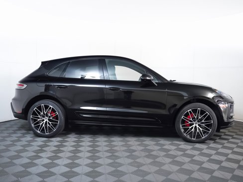 Certified 2022 Porsche Macan S image 9