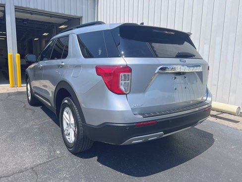 Used 2023 Ford Explorer XLT w/ Equipment Group 202A image 7