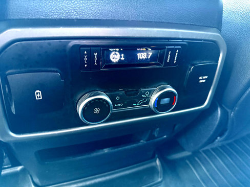 Used 2020 Ford Expedition XLT w/ Equipment Group 202A image 16