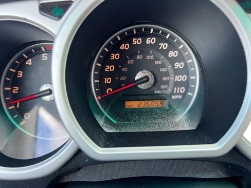Used 2004 Toyota 4Runner Limited image 21