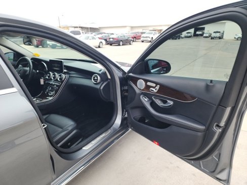 Used 2017 Mercedes-Benz C 300 4MATIC Sedan image 26