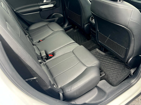 Used 2022 Mercedes-Benz GLB 250 4MATIC image 17