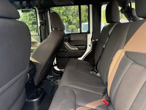Used 2015 Jeep Wrangler Unlimited Sport w/ Connectivity Group image 22