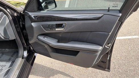 Used 2010 Mercedes-Benz E 63 AMG Sedan image 23