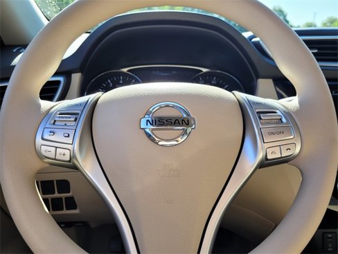 Used 2015 Nissan Rogue SV image 21