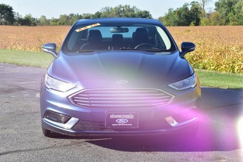 Used 2018 Ford Fusion SE w/ Fusion SE Technology Package image 4