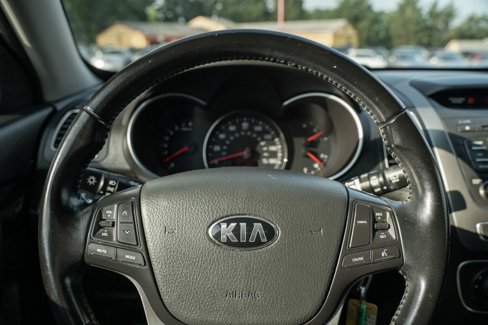 Used 2015 Kia Sorento LX image 17