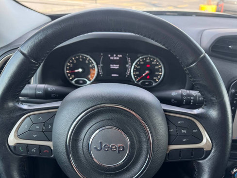 Used 2017 Jeep Renegade Latitude image 17