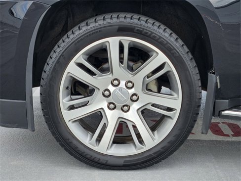 Used 2015 Cadillac Escalade Luxury image 10