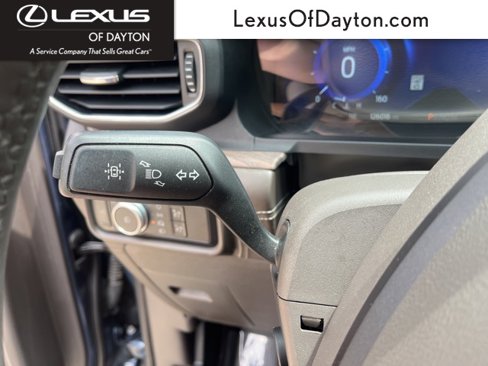 Used 2020 Ford Explorer Platinum w/ Premium Technology Package image 20