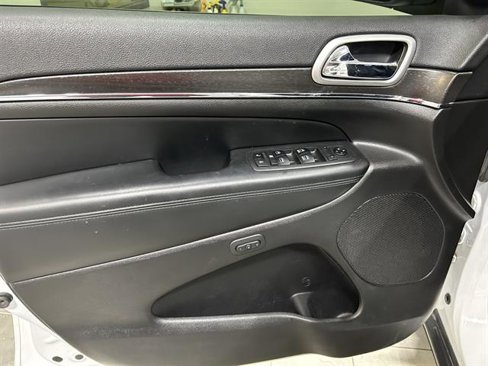 Used 2018 Jeep Grand Cherokee Limited image 8