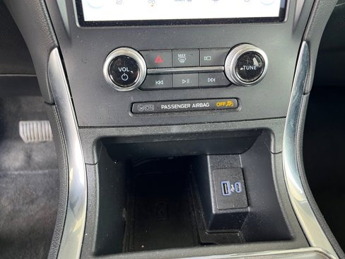 Used 2024 Ford Edge Titanium image 30