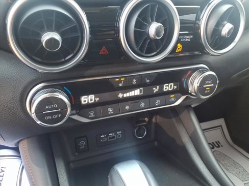 Used 2024 Nissan Sentra SR w/ SR Premium Package image 17