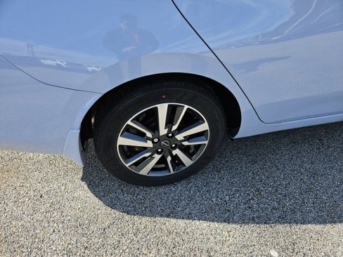 New 2025 Nissan Versa SV image 9