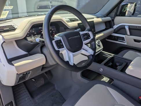 Used 2022 Land Rover Defender 110 X-Dynamic SE image 11