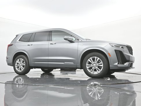 New 2025 Cadillac XT6 Luxury image 21