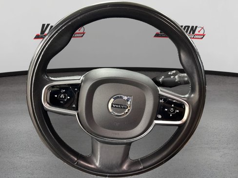 Used 2017 Volvo XC90 T6 Momentum w/ Vision Package image 26